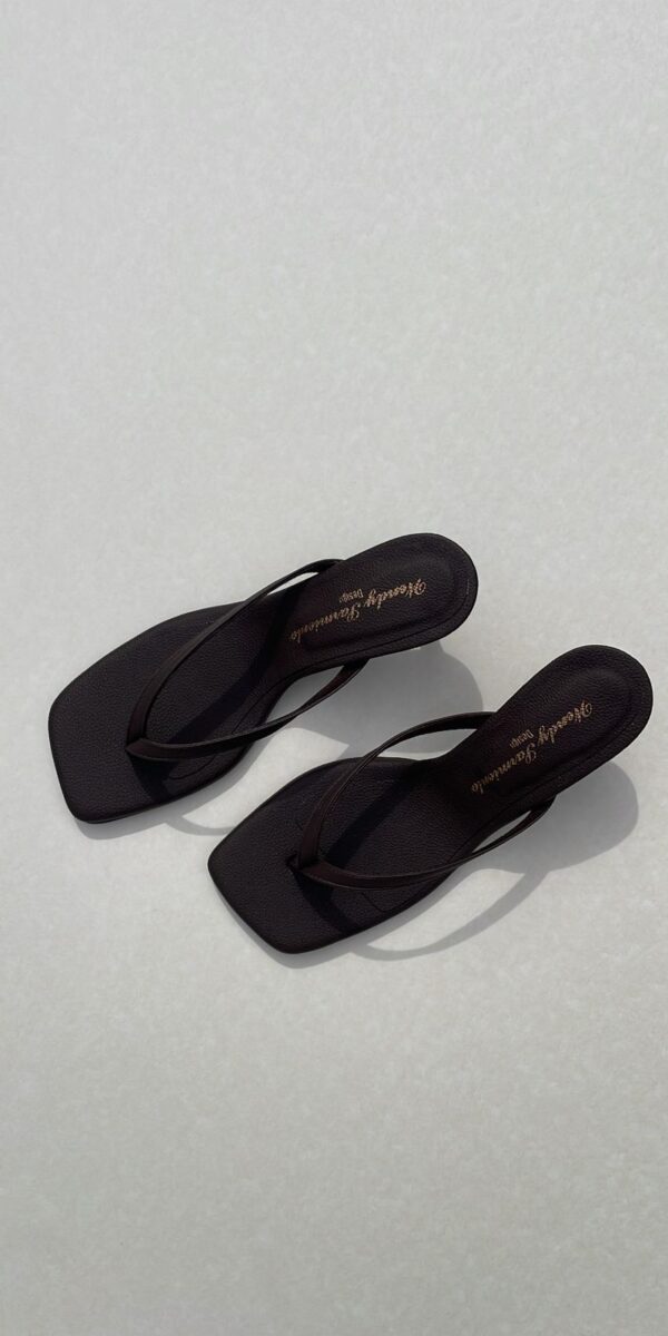 SANDALIAS DE TACON BASICOS PAROS